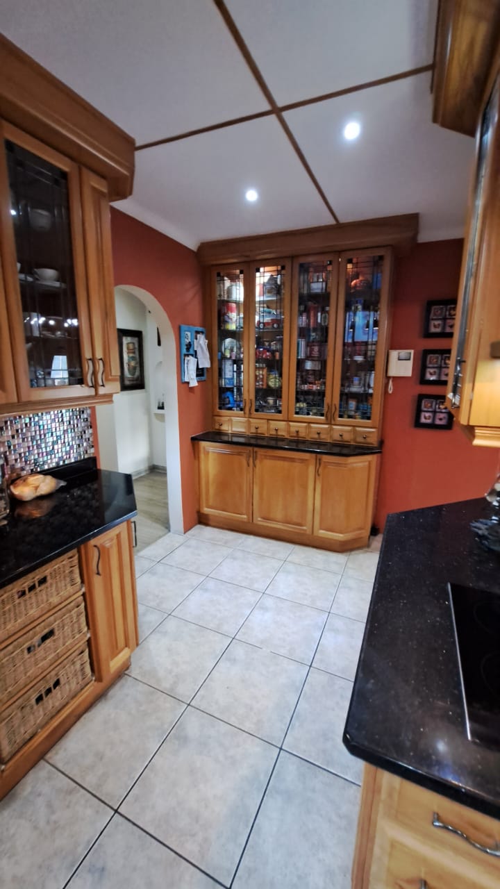 4 Bedroom Property for Sale in Nahoon Valley Park Eastern Cape